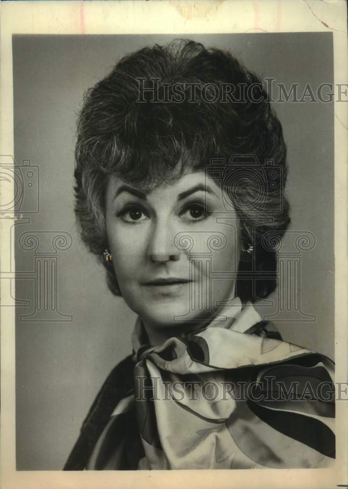 1972 Actress Beatrice Arthur in