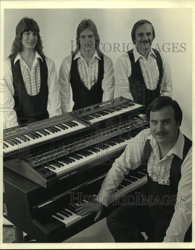 Press Photo Four Members of the band American Express, Entertainers - Historic Images