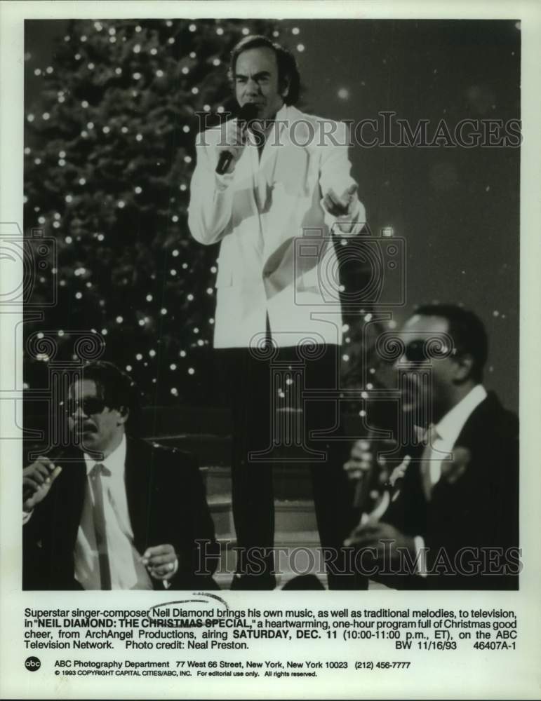 1993 Press Photo Neil Diamond: The Christmas Special, on ABC Television. - Historic Images