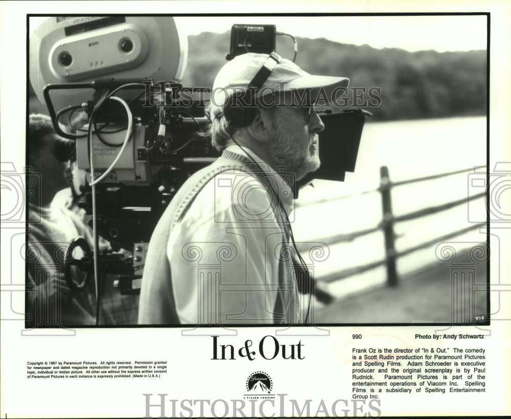 1997 Press Photo Frank Oz, Direct of "In & Out" movie - Historic Images
