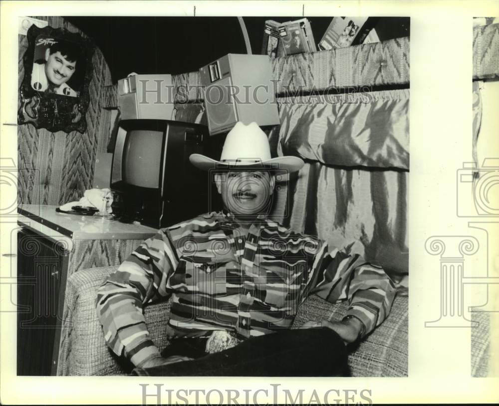 1992 Press Photo Music Arts Performer Oscar G - Historic Images