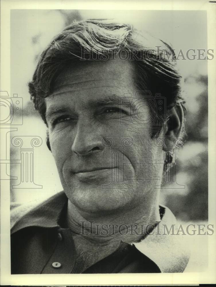 1973 Press Photo Actor Hugh O&#39;Brian in &quot;Model of the Year Pageant&quot; on CBS TV - Historic Images