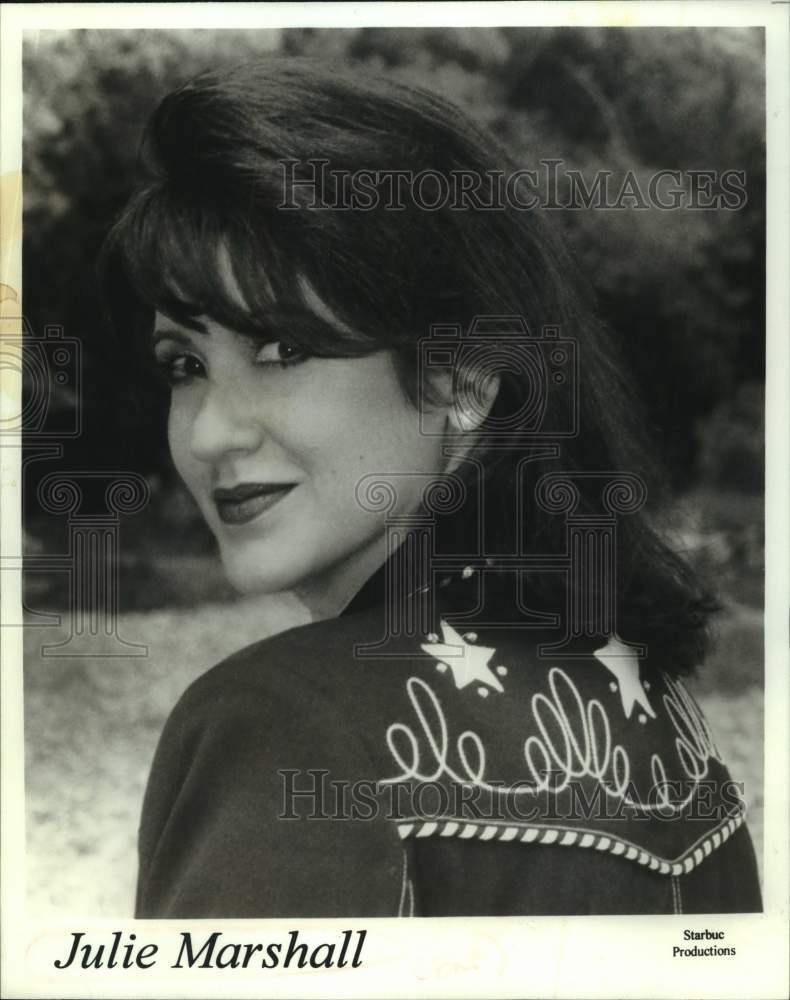 1998 Julie Marshall, country singer. - Historic Images