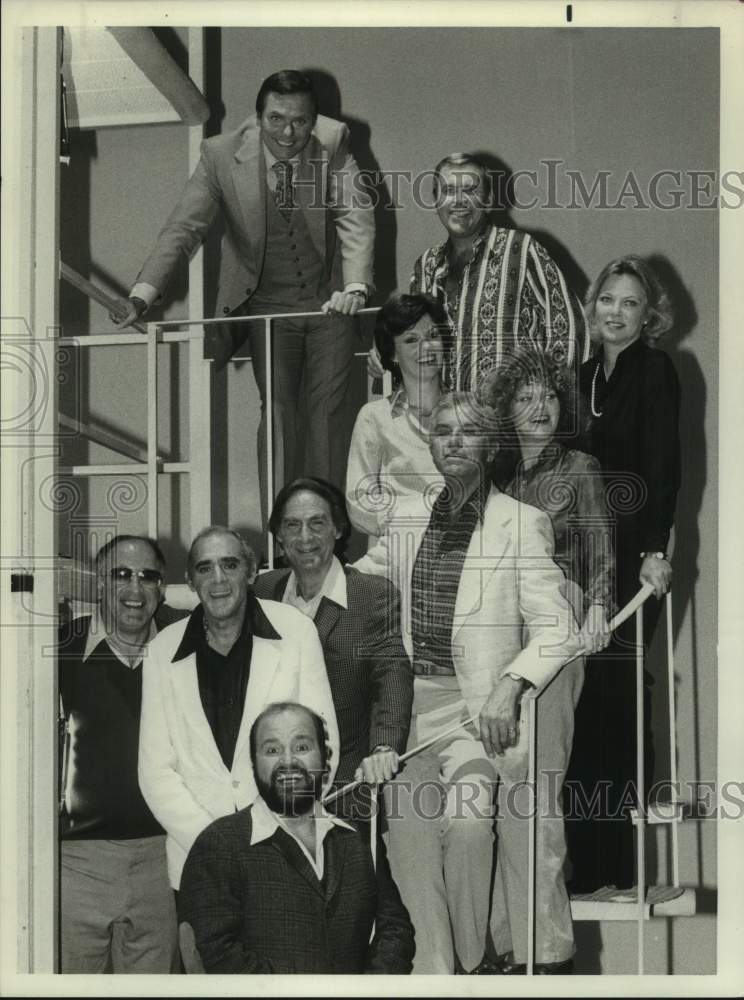 1978 Press Photo Actor Peter Marshall with Entertainers in show portrait - Historic Images