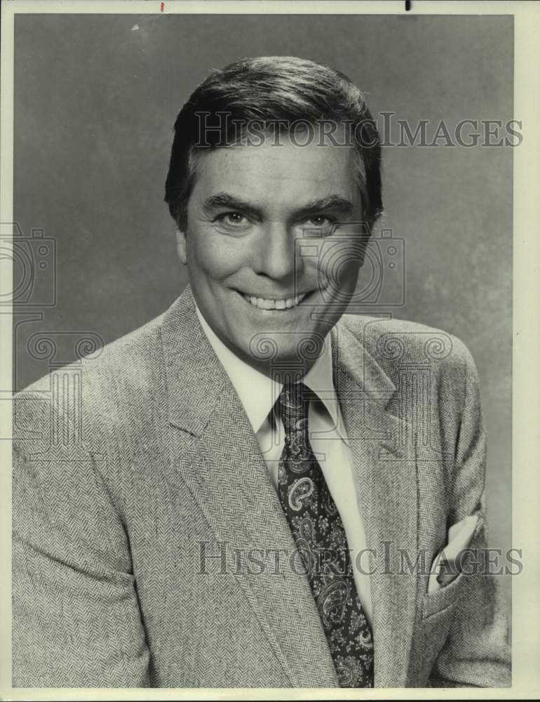 1982 Press Photo Host Peter Marshall of &quot;Fantasy&quot; on NBC Television - Historic Images