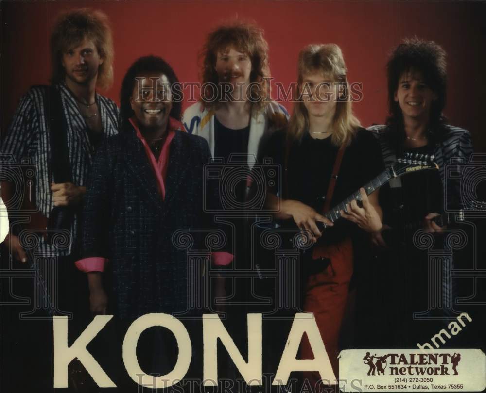 1989 Press Photo Five members of the band Kona - Historic Images