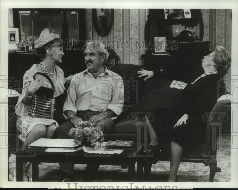 1978 Actor Phil Foster with Actresses in &quot;Laverne &amp; Shirley&quot; on ABC - Historic Images