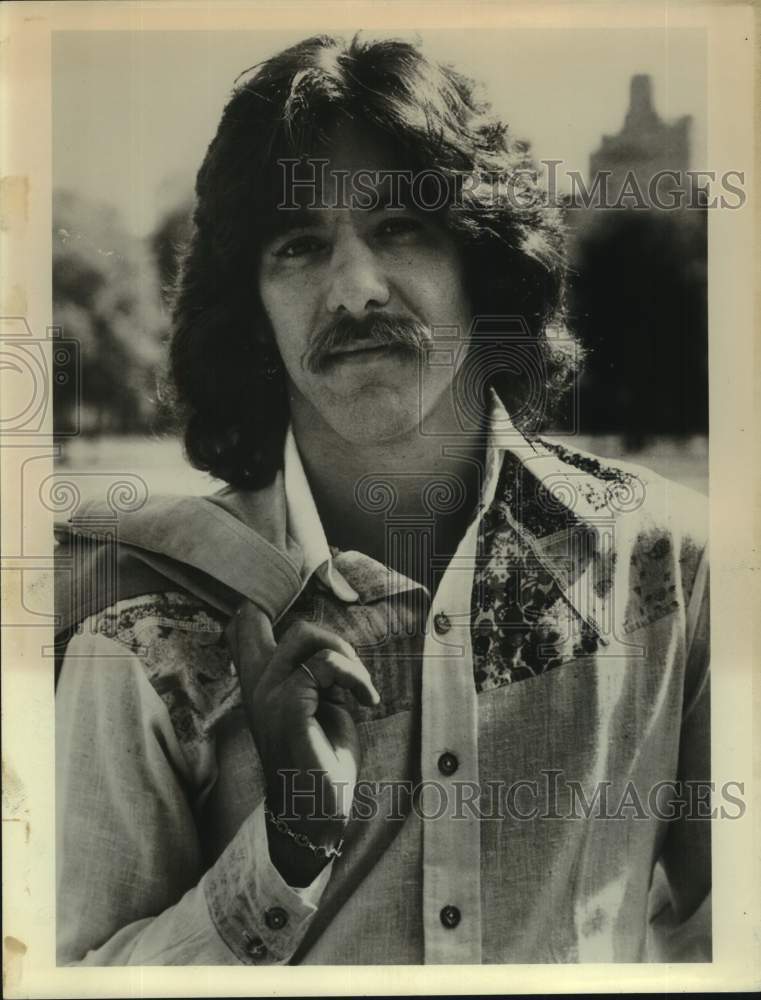 1970 Correspondent Geraldo Rivera - Historic Images