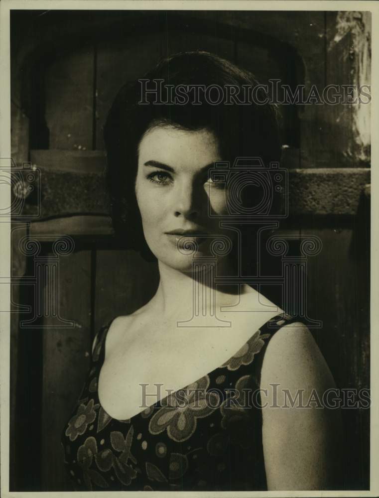 1965 Press Photo Actress Catherine Woodville - Historic Images