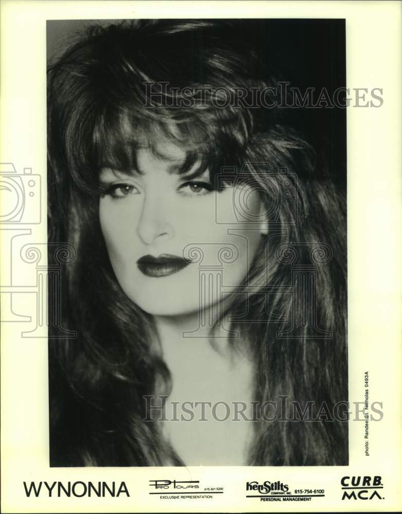 1996 Press Photo Musical Artist Wynonna - Historic Images