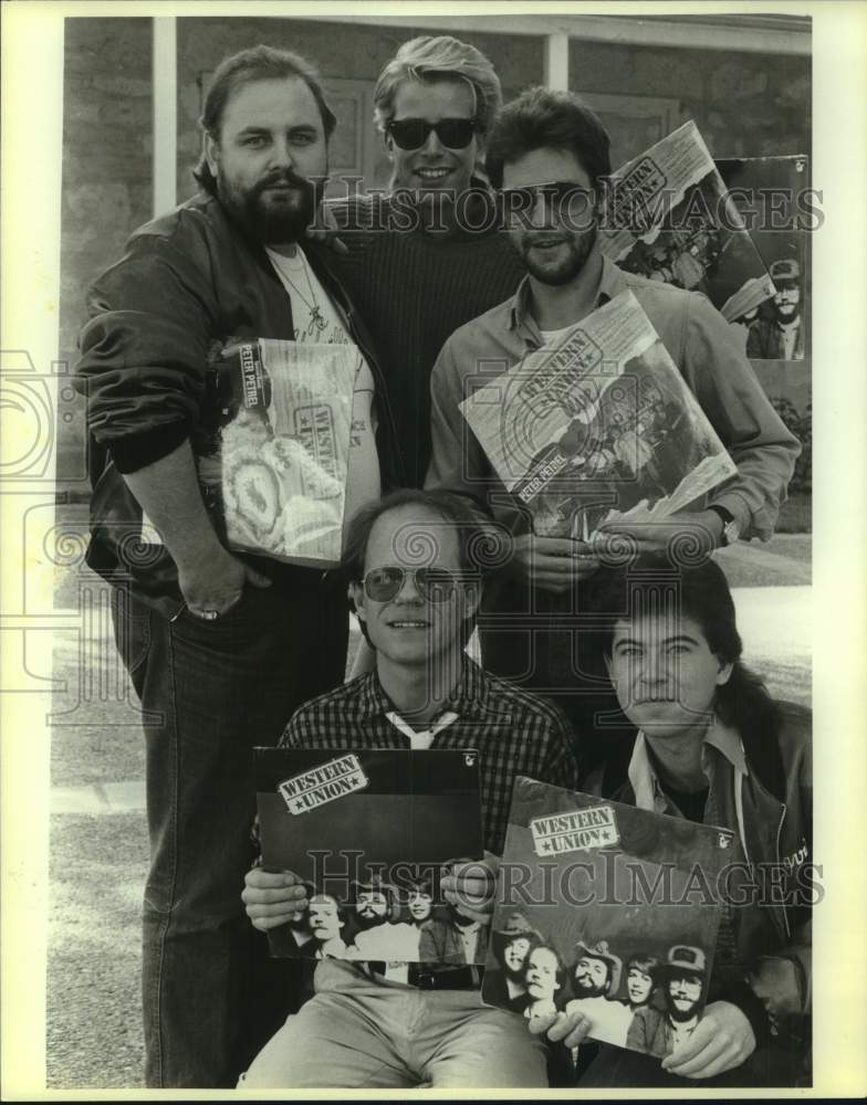 1985 Press Photo Members of the Western Union Band at Four Seasons Hotel - Historic Images