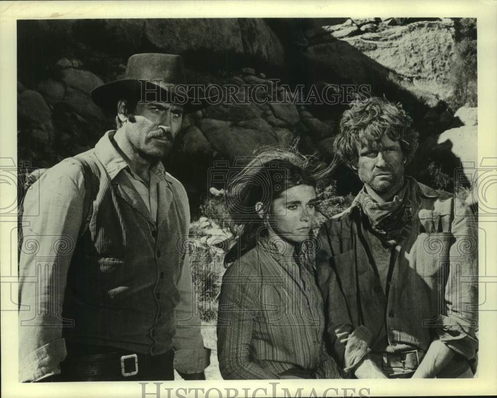Press Photo Actor Clint Walker with co-stars in show scene - Historic Images