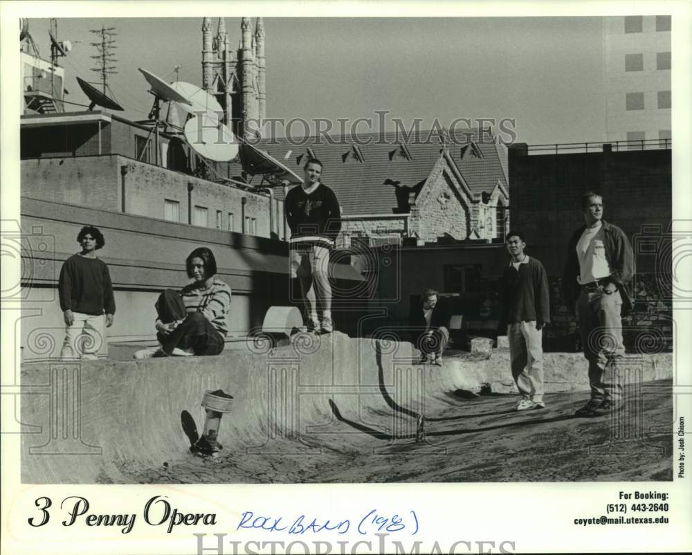 1998 Press Photo Musical Artists "3 Penny Opera" - sap36001- Historic Images