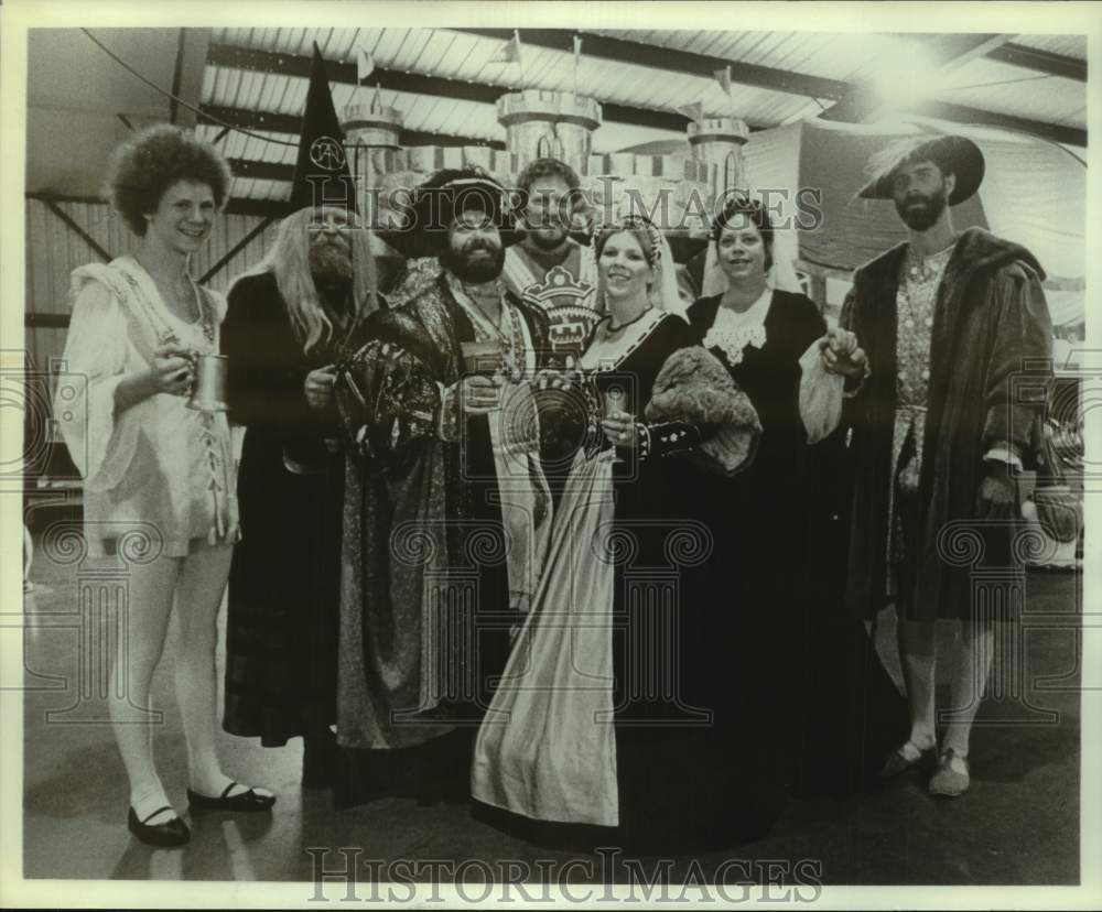 Press Photo Texas Renaissance Festival Attendees in Galveston - Historic Images