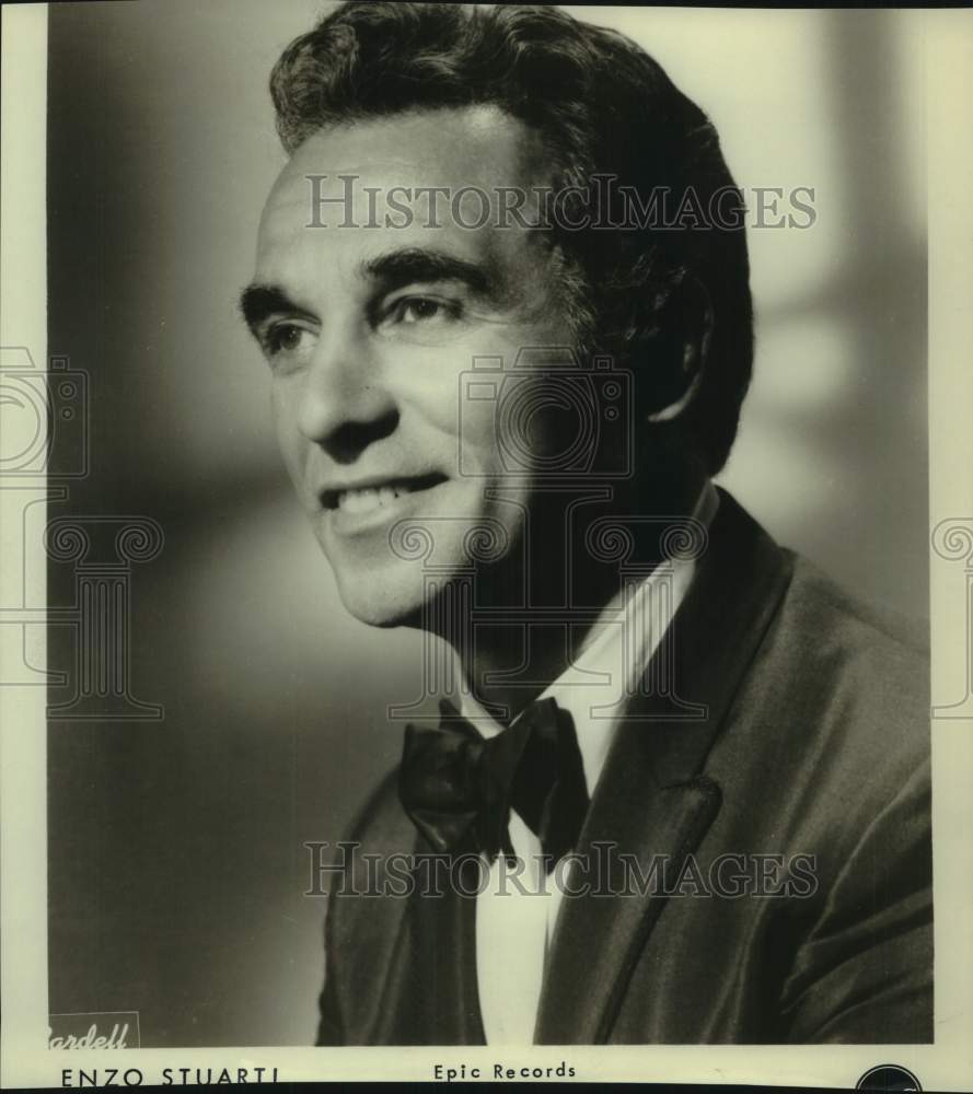 Press Photo Tenor Singer Enzo Stuarti - Historic Images