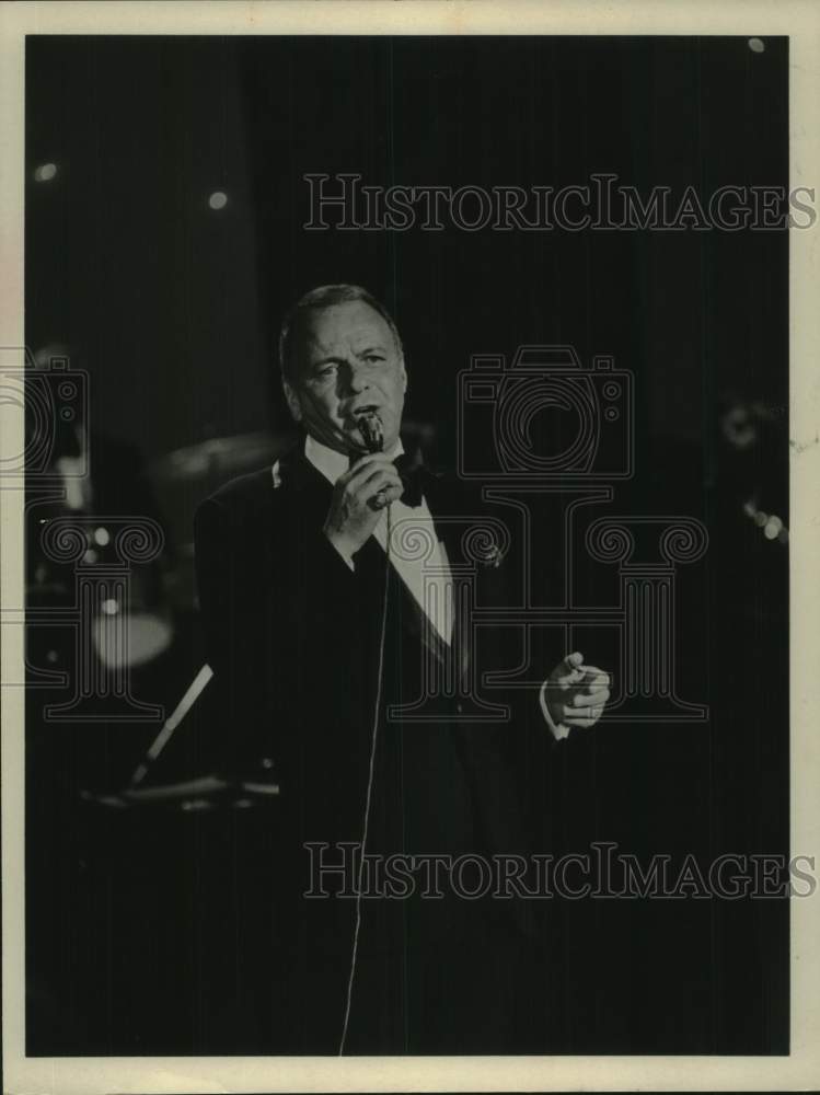 Press Photo Singer Frank Sinatra - Historic Images