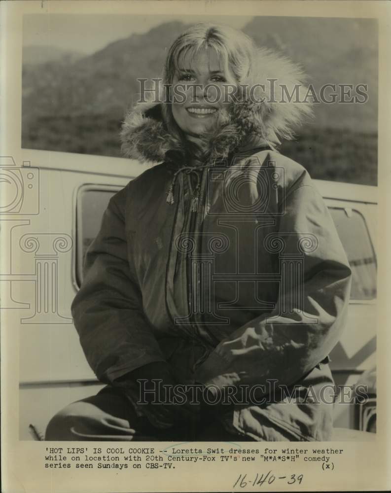 1974 Press Photo Loretta Swit on location filming M*A*S*H, for CBS Television. - Historic Images