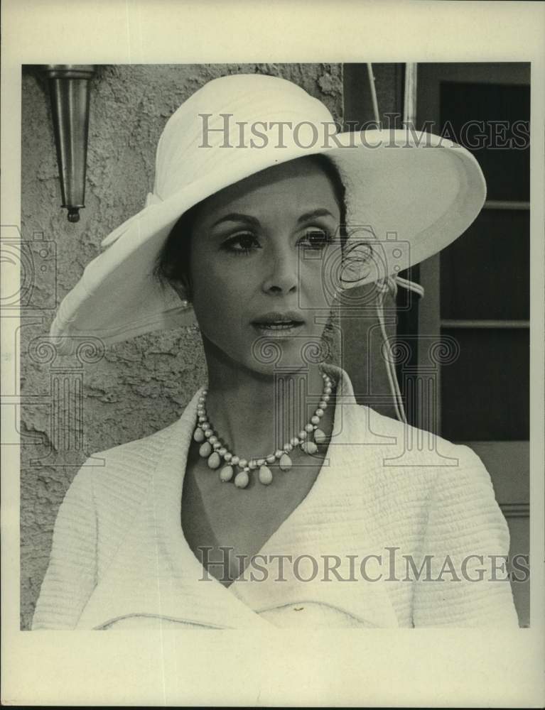 1970 Press Photo Actress Dana Wynter - Historic Images