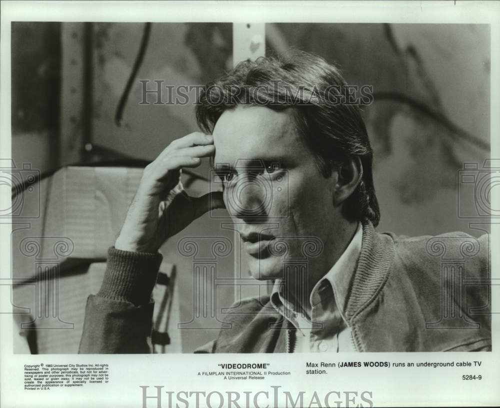 1983 Actor James Woods in &quot;Videodrome&quot; movie - Historic Images