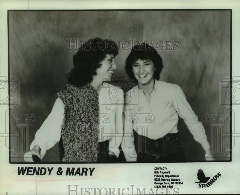 Press Photo Musicians, Wendy &amp; Mary - Historic Images