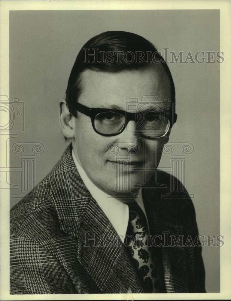 Press Photo Walter J. Pfister, Jr., American Broadcasting Company Vice President - Historic Images