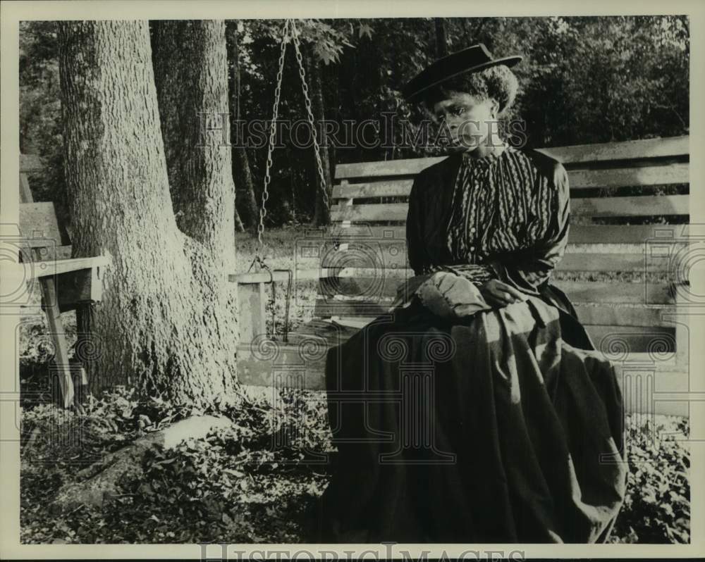 Press Photo Actress Cicely Tyson in Period Clothing in Movie Scene - Historic Images