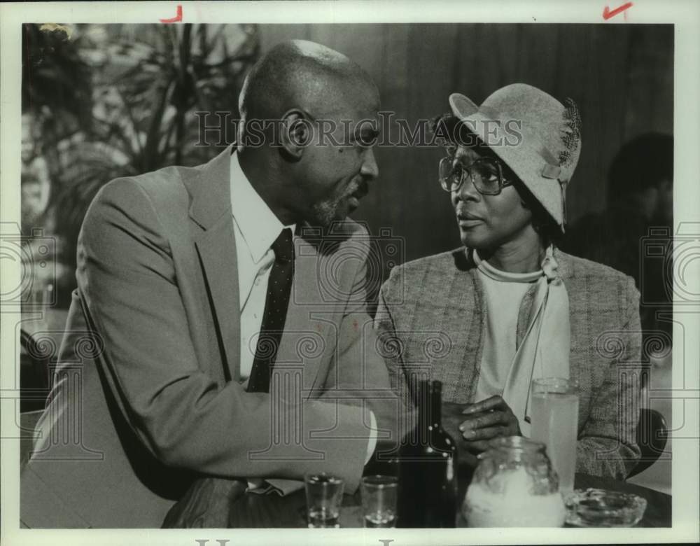 Press Photo Actress Cicily Tyson and Co-Star in &quot;Benny&#39;s Place&quot; Scene - Historic Images
