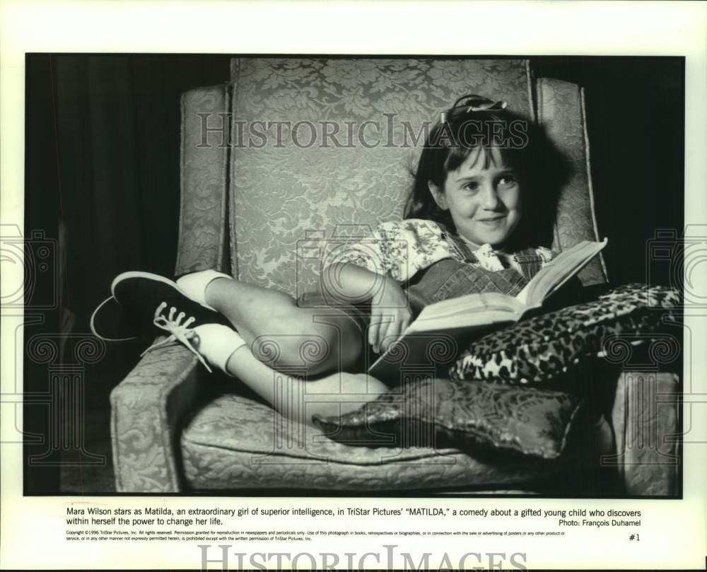 1996 Press Photo Actress Mara Wilson Starring in &quot;Matilda&quot; Movie - Historic Images