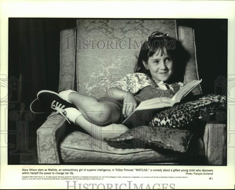 1996 Press Photo Actress Mara Wilson Starring in "Matilda" Movie - Historic Images