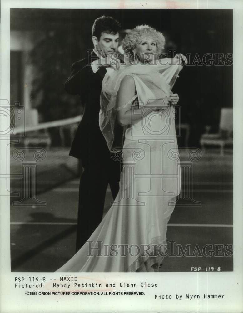 1985 Mandy Patinkin and Glenn Close star in Maxie. - Historic Images