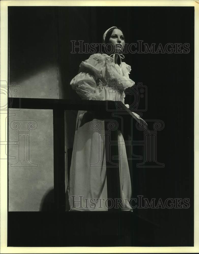 Press Photo Actress in Trinity University performance - Historic Images