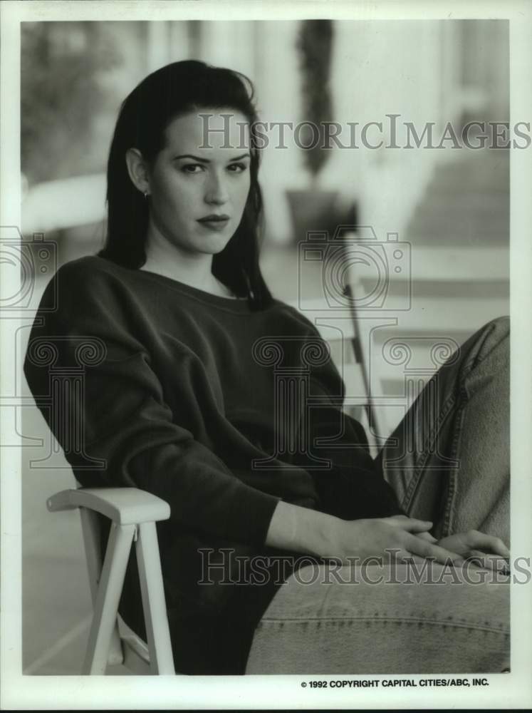 1992 Press Photo Molly Ringwald, Actress - Historic Images