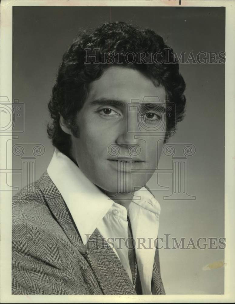 Michael Nouri stars on Cliffhangers, on NBC Television. - Historic Images