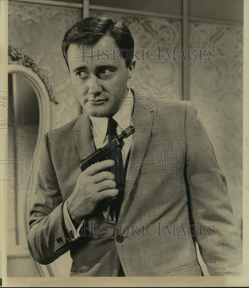 Press Photo Robert Vaughn stars in One of Our Spies Is Missing. - Historic Images