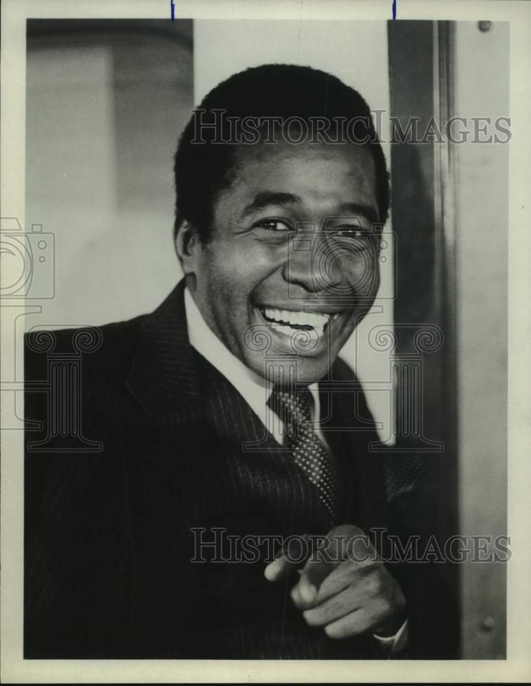Press Photo Actor Ben Vereen Laughs, Points at Camera - Historic Images