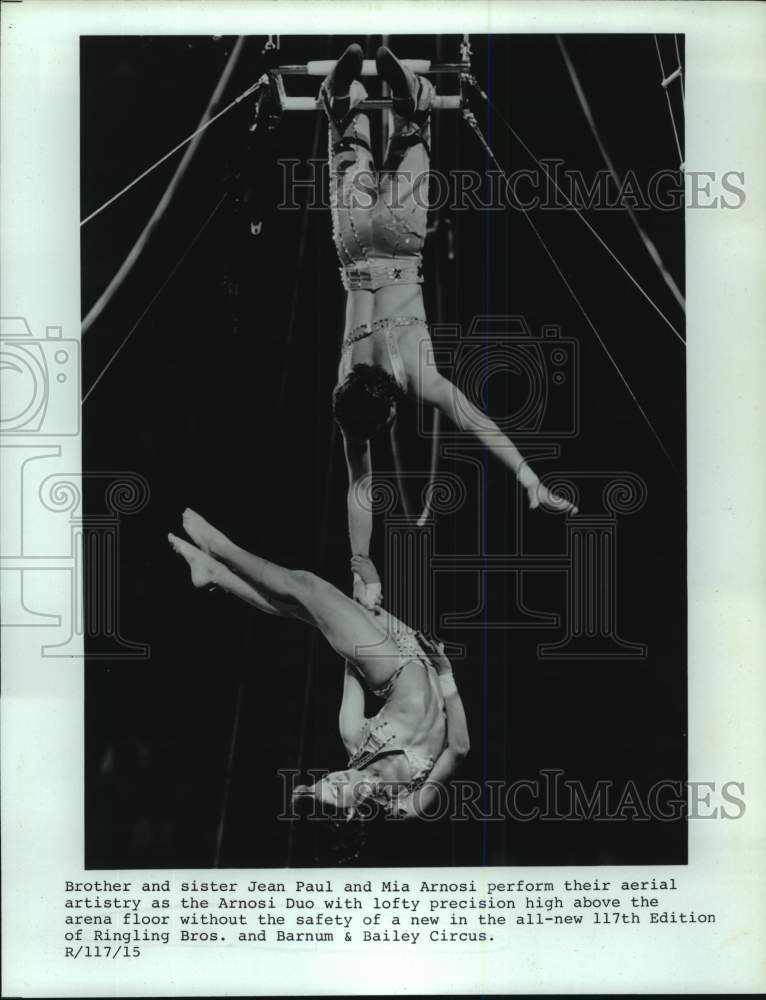 1988 Press Photo The Arnosi Duo with Ringling Bros. and Barnum &amp; Bailey Circus. - Historic Images