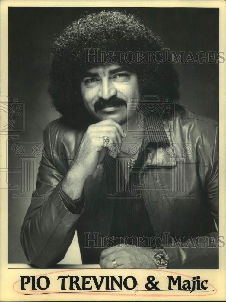 Press Photo Entertainer, Pio Trevino & Majic - Historic Images