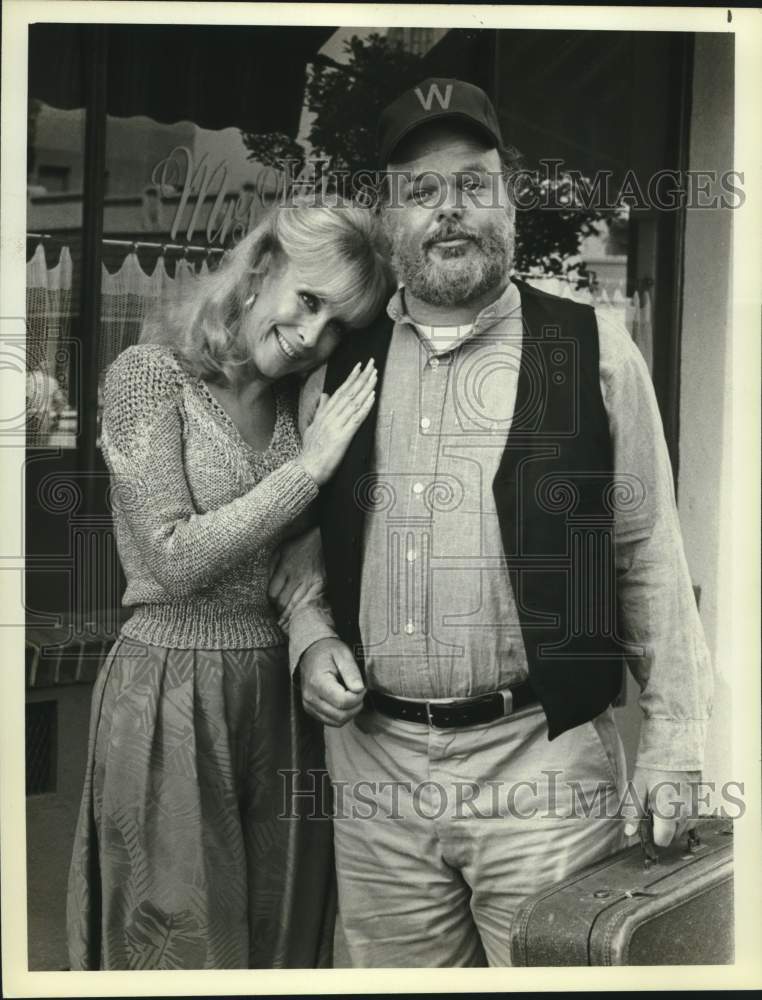 1981 Press Photo Actors Mills Watson and Barbara Eden in &quot;Harper Valley&quot; Series - Historic Images