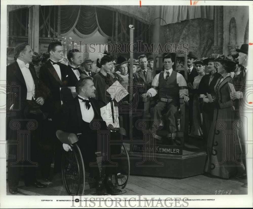 1981 Press Photo Actor Vincent Price and Co-Stars in Scene - Historic Images