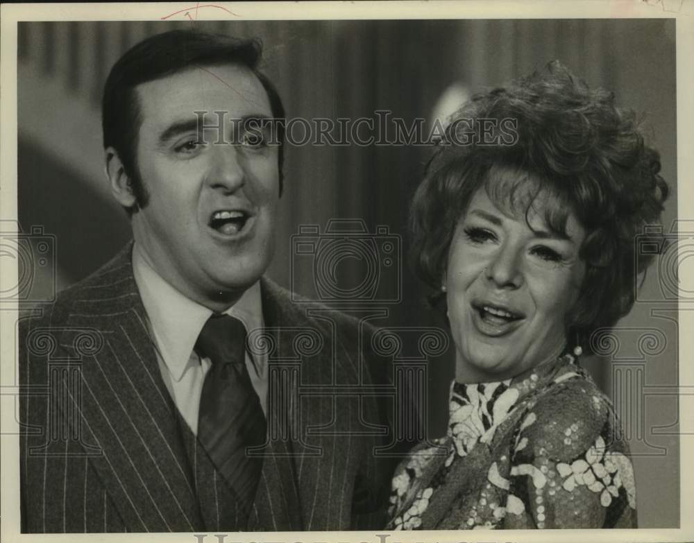 Press Photo Jim Nabors and Kaye Steves, American singer and actress. - Historic Images