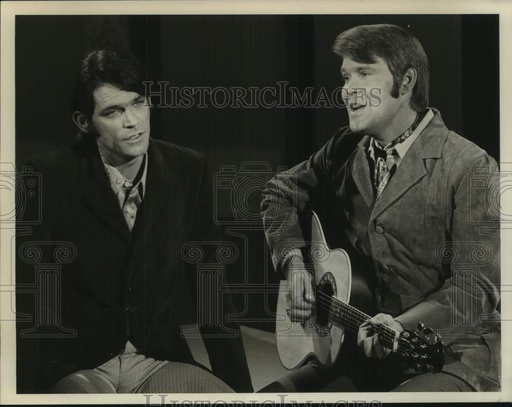 Press Photo B.J. Thomas and Glen Campbell, country singers. - Historic Images