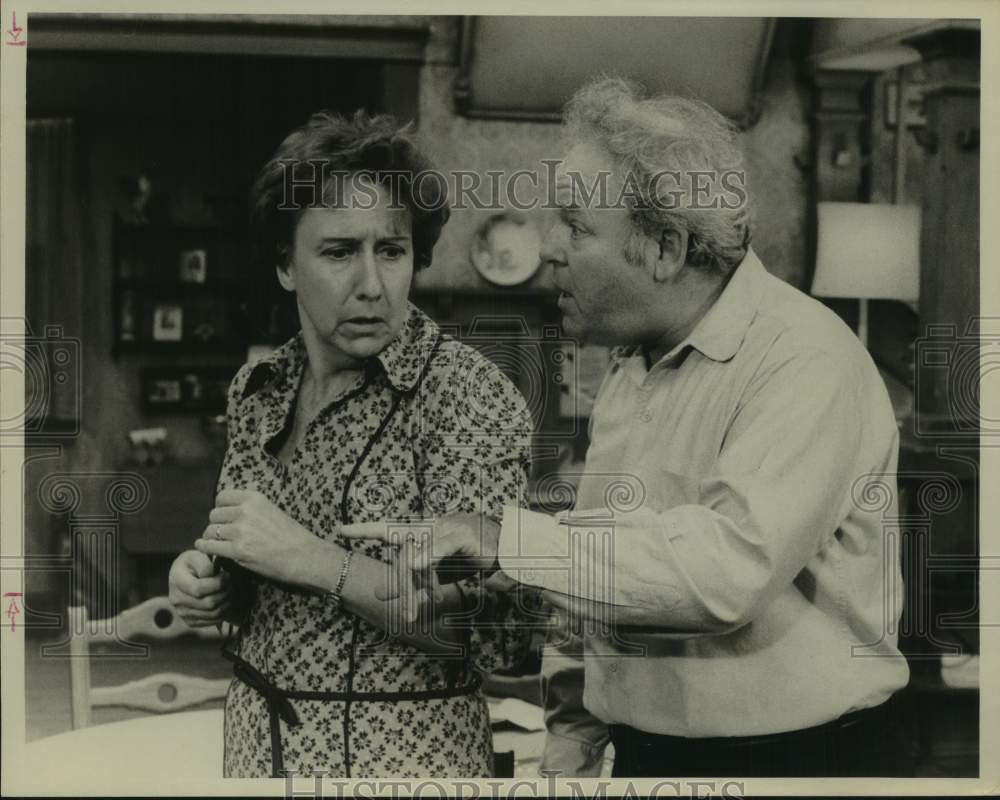 Press Photo Jean Stapleton and Carroll O'Connor star on All in the Family. - Historic Images