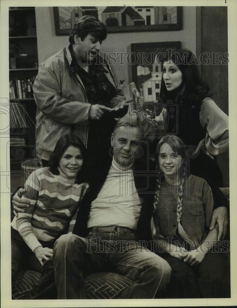 Press Photo Actor McLean Stevenson &amp; Television Series Cast - Historic Images