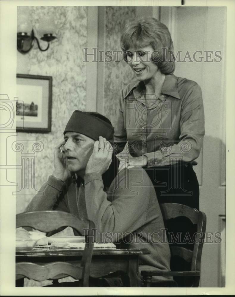 Press Photo Actress Rubs Actor McLean Stevenson's Shoulders - Historic Images