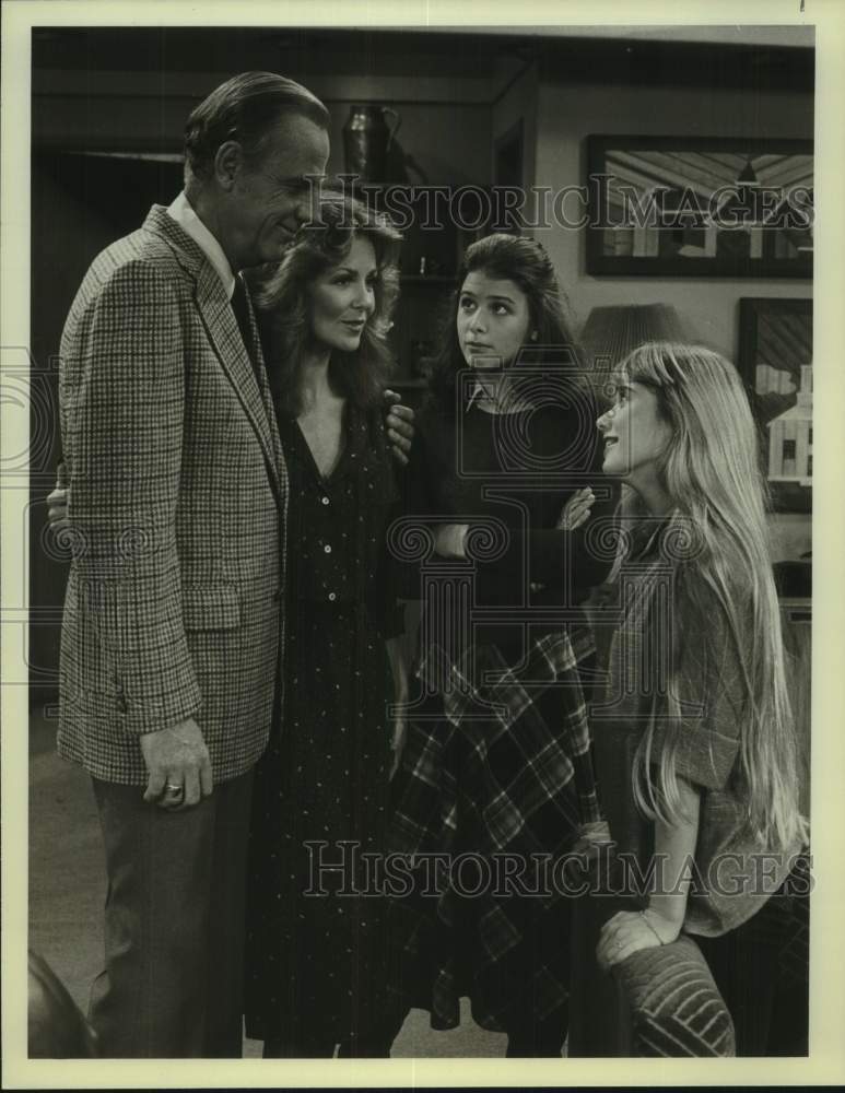 Press Photo Actor McLean Stevenson Performs With Three Actresses - Historic Images