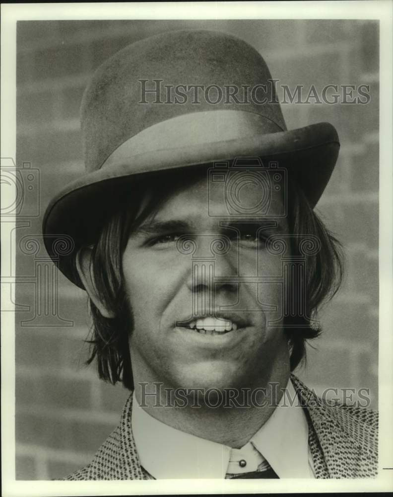 Press Photo Actor Charlie Martin Smith in NBC Western TV Show "Law of the Land" - Historic Images