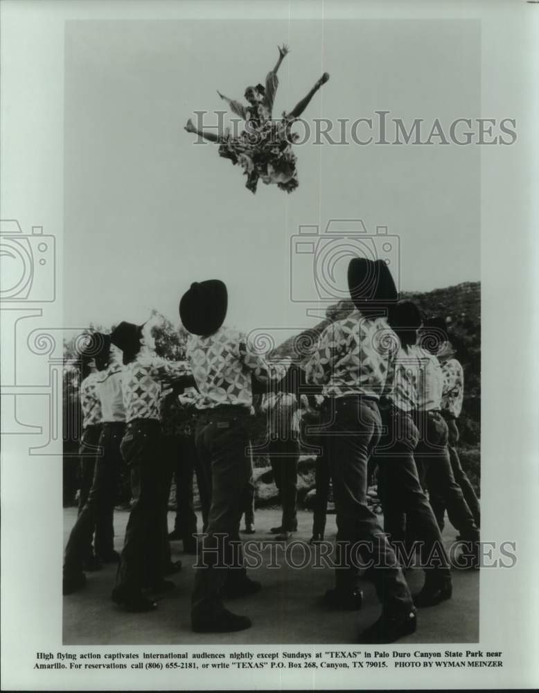 Press Photo Cast Performs Outdoor Musical Drama &quot;Texas&quot; at Palo Duro Canyon - Historic Images