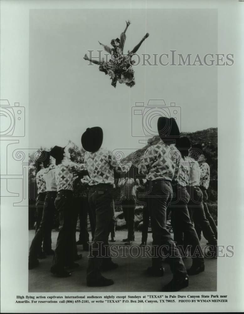 Press Photo Cast Performs Outdoor Musical Drama "Texas" at Palo Duro Canyon - Historic Images