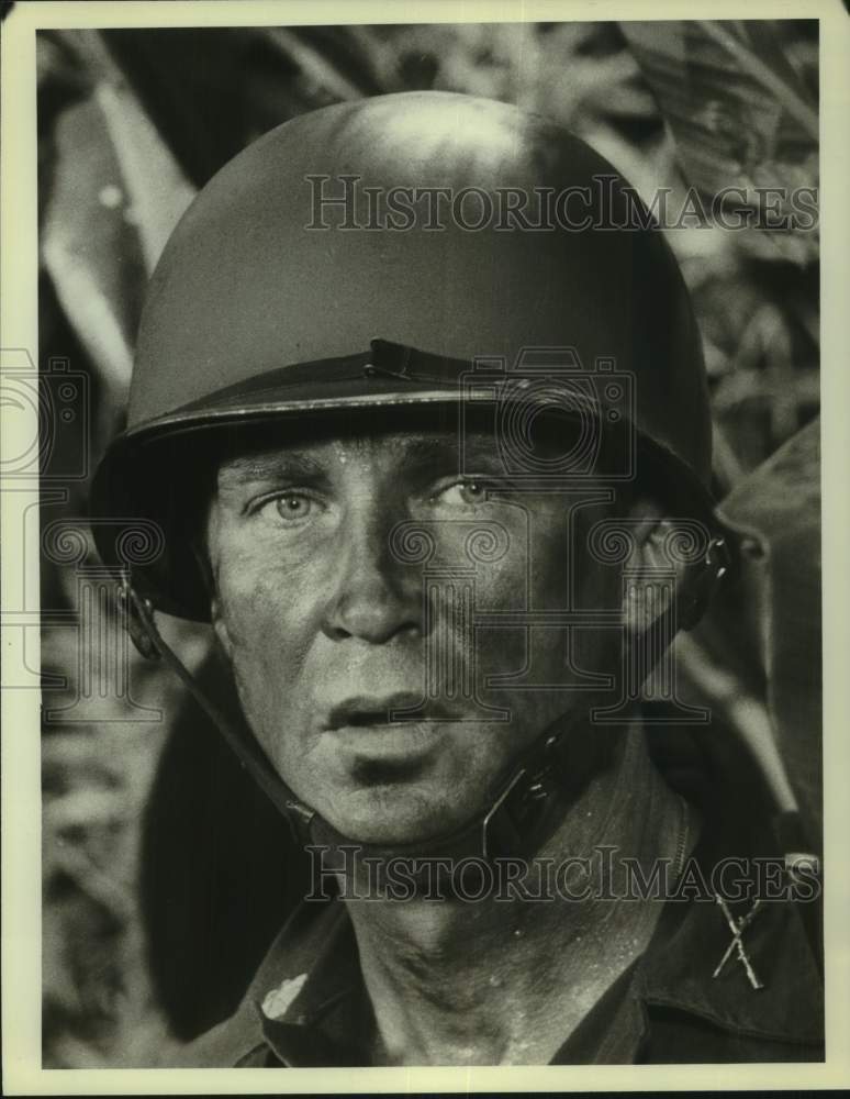 Press Photo Actor Roy Thinnes Portrays Battle Weary Soldier - Historic Images