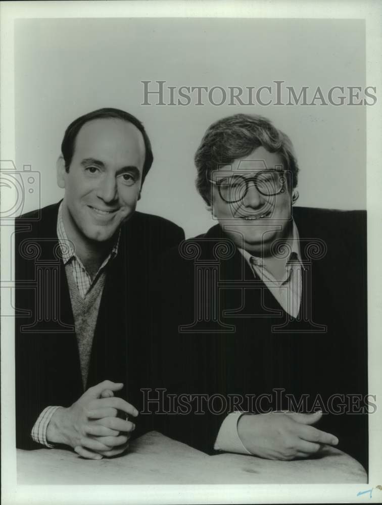Press Photo Gene Siskel and Roger Ebert host Siskel & Ebert Special. - Historic Images